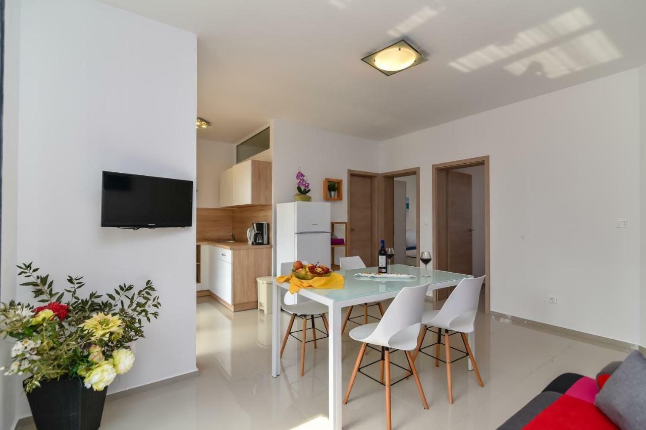 Denis Apartment Vir Exterior photo